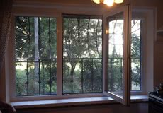 Окно из трех створок - 2000х1800 мм. Rehau Euro 60